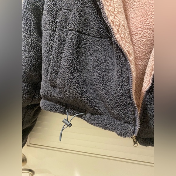 Reversible Jacket (cropped) - Picture 5 of 5